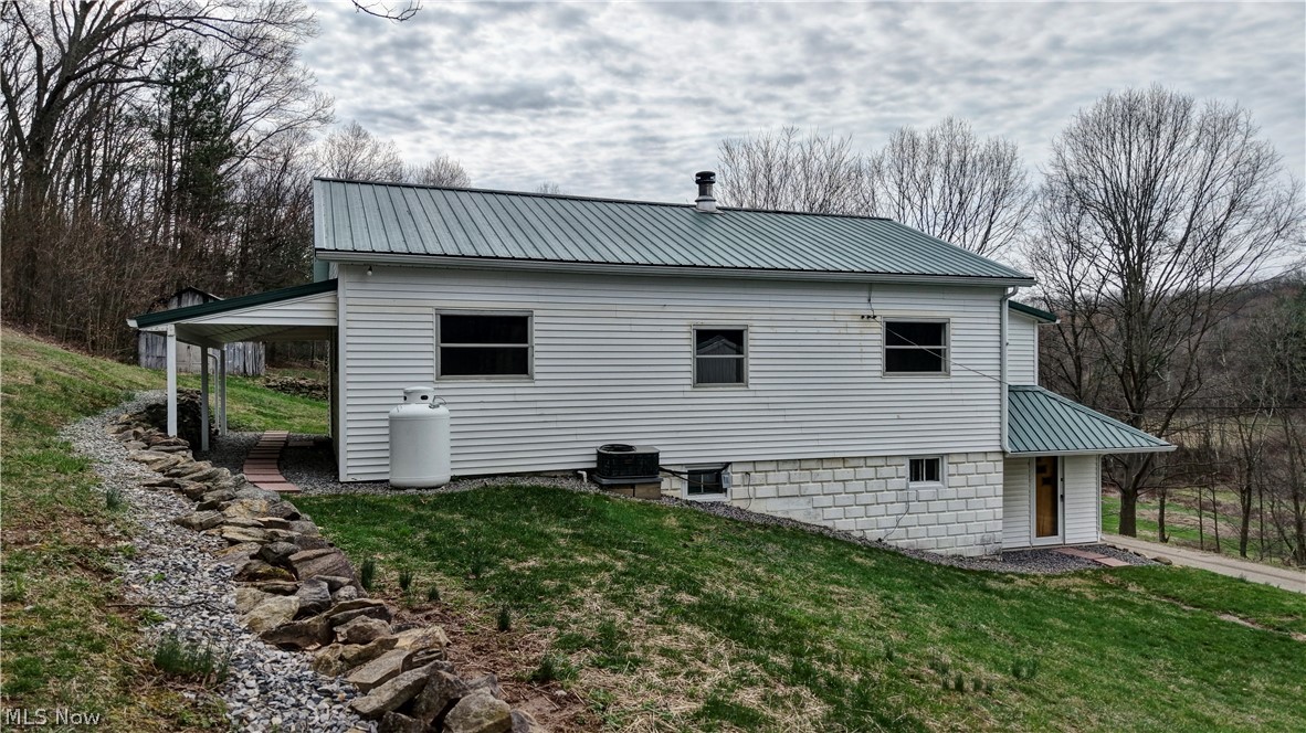 12413 Lick Run Road Newcomerstown OH 43832