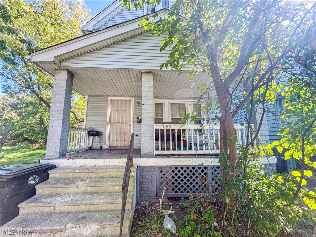 749 E 131st Street Cleveland OH 44108