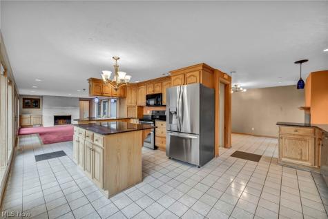 160 River Road Hinckley OH 44233