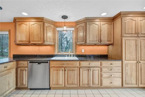 160 River Road Hinckley OH 44233