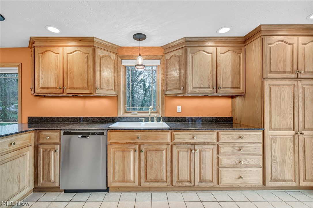 160 River Road Hinckley OH 44233