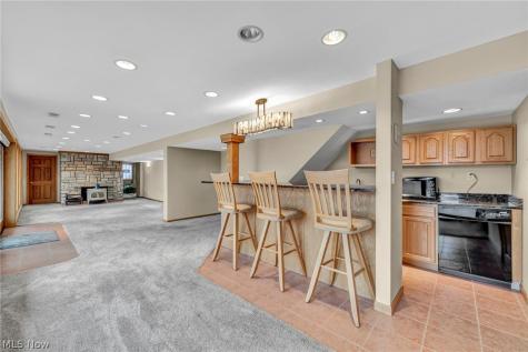 160 River Road Hinckley OH 44233