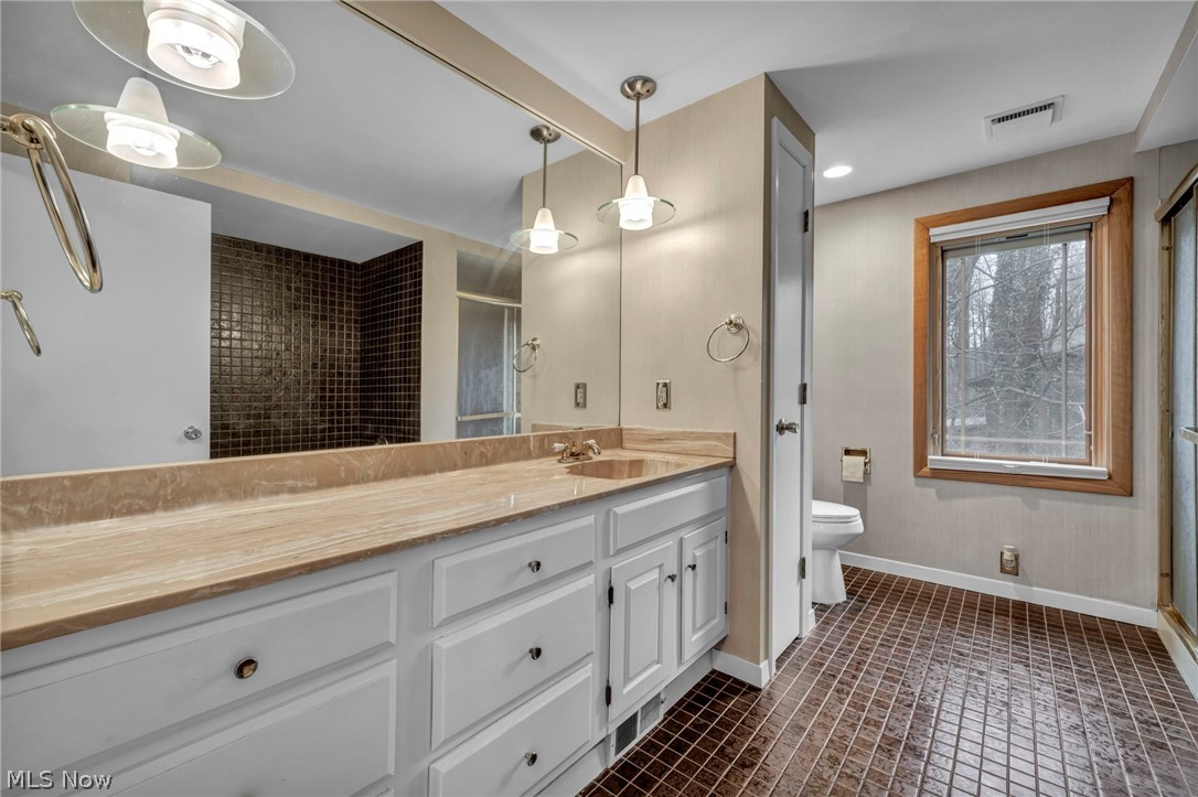 160 River Road Hinckley OH 44233