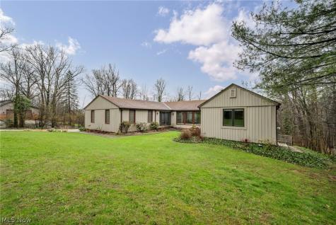 160 River Road Hinckley OH 44233