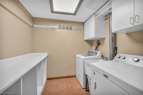 160 River Road Hinckley OH 44233
