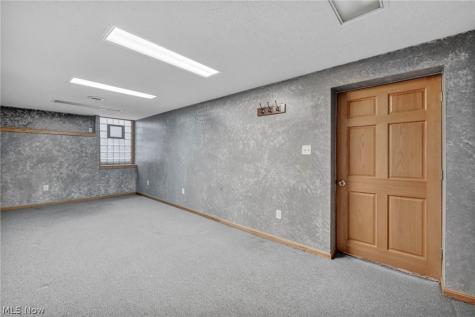 160 River Road Hinckley OH 44233