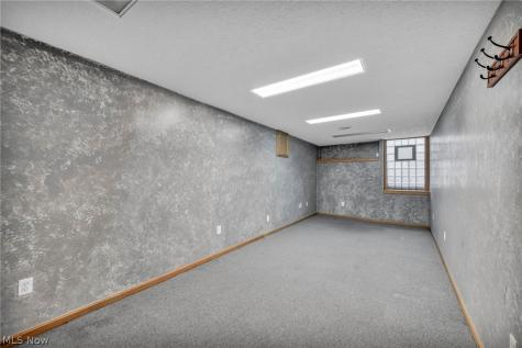 160 River Road Hinckley OH 44233