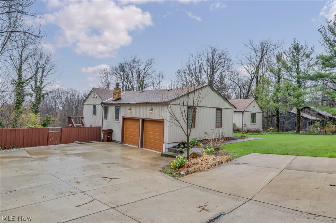 160 River Road Hinckley OH 44233