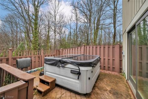 160 River Road Hinckley OH 44233