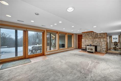 160 River Road Hinckley OH 44233