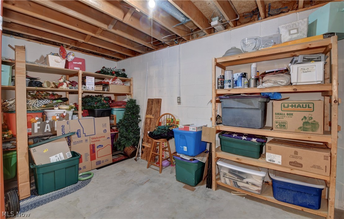 328 10th Street NW New Philadelphia OH 44663