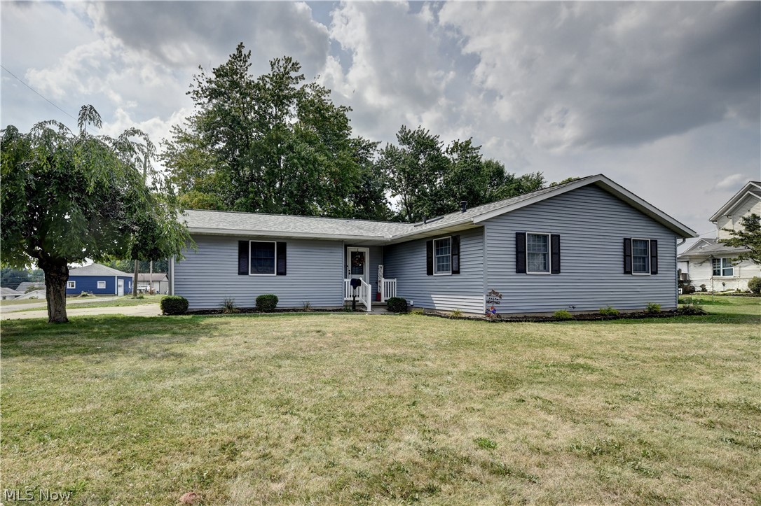 328 10th Street NW New Philadelphia OH 44663