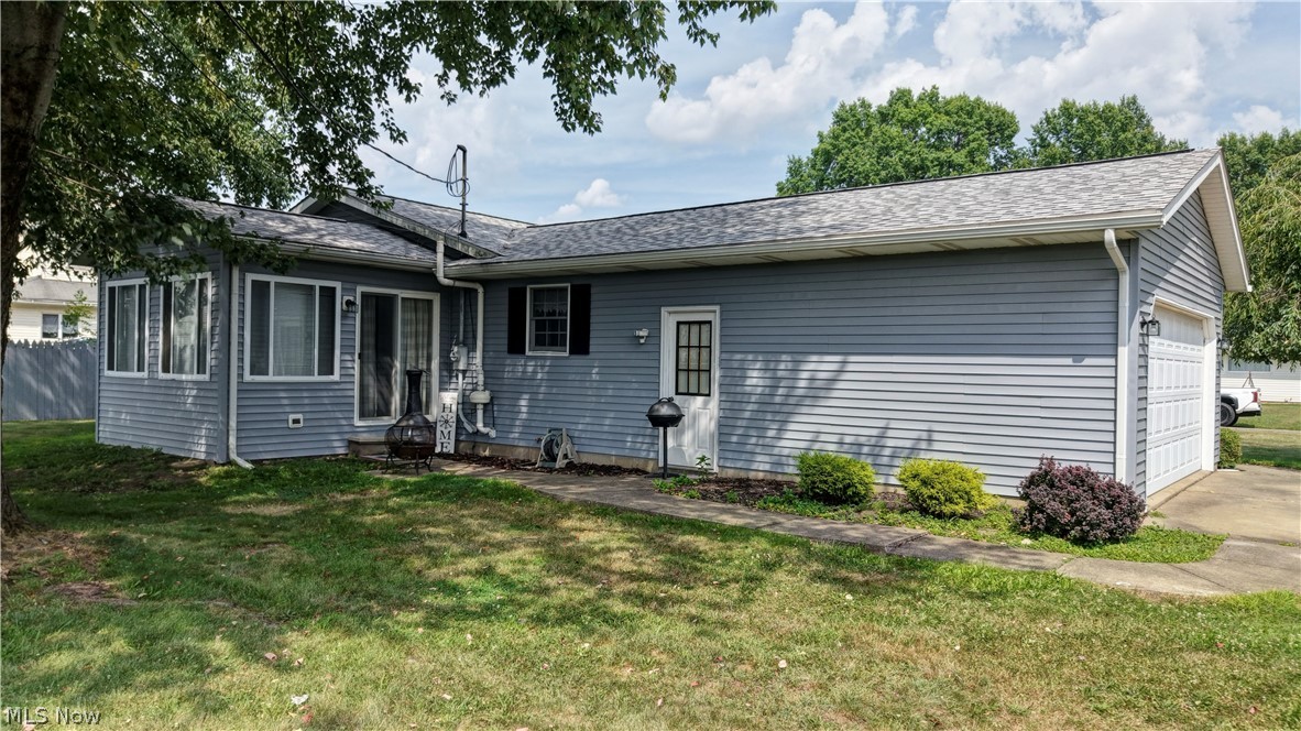 328 10th Street NW New Philadelphia OH 44663