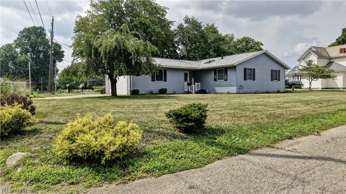 328 10th Street NW New Philadelphia OH 44663