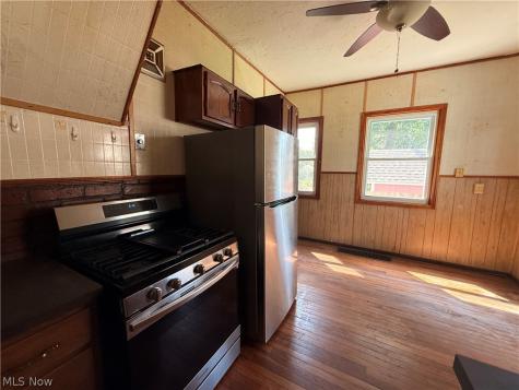 1868 E 34th Street Lorain OH 44055