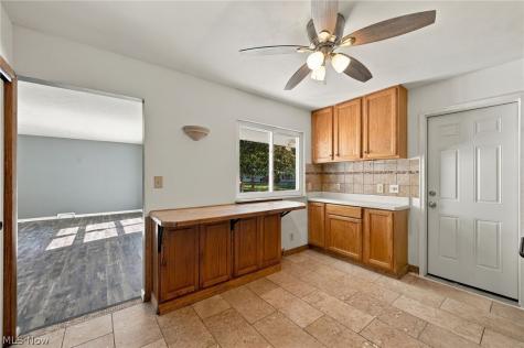 6410 Newland Drive Parma Heights OH 44130
