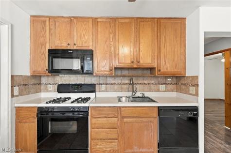 6410 Newland Drive Parma Heights OH 44130