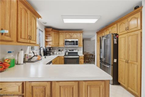 372 Briar Lake Drive Elyria OH 44035