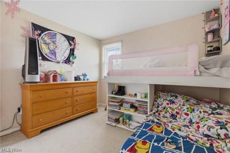 372 Briar Lake Drive Elyria OH 44035