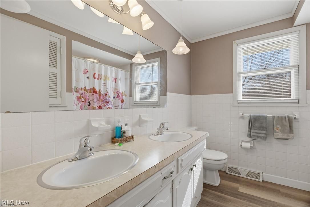 372 Briar Lake Drive Elyria OH 44035