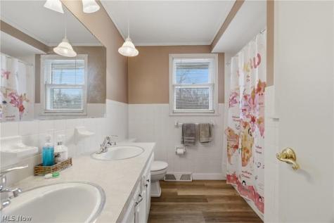 372 Briar Lake Drive Elyria OH 44035
