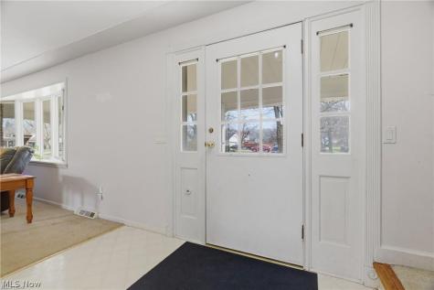 372 Briar Lake Drive Elyria OH 44035