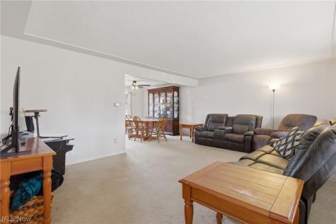 372 Briar Lake Drive Elyria OH 44035