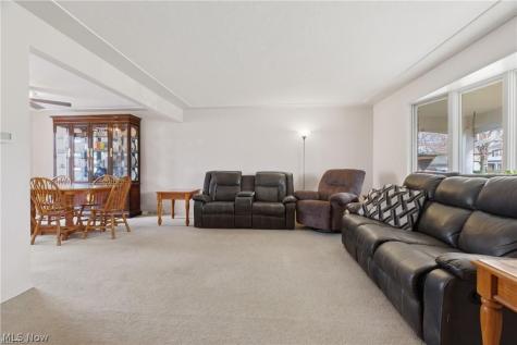 372 Briar Lake Drive Elyria OH 44035