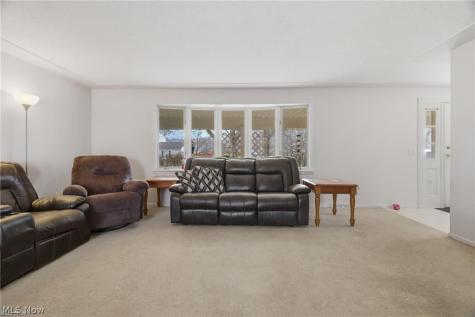 372 Briar Lake Drive Elyria OH 44035
