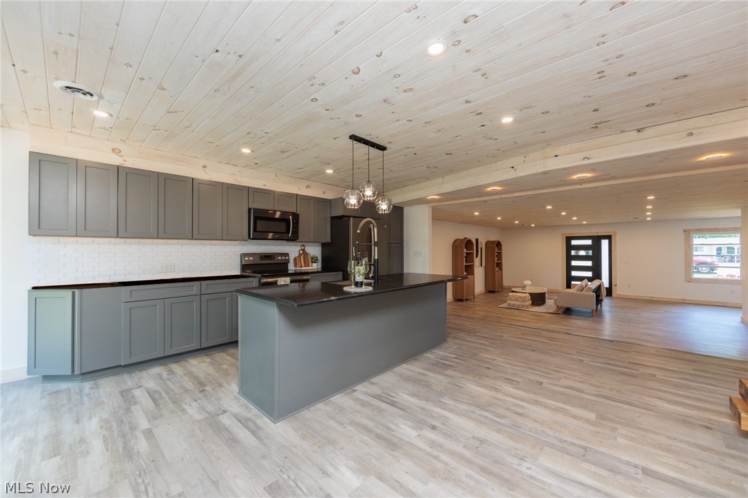 35032 East Road Grafton OH 44044