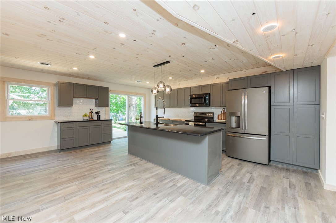 35032 East Road Grafton OH 44044