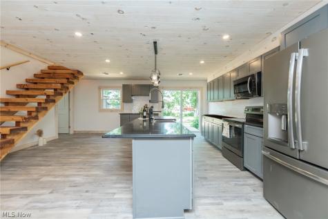 35032 East Road Grafton OH 44044