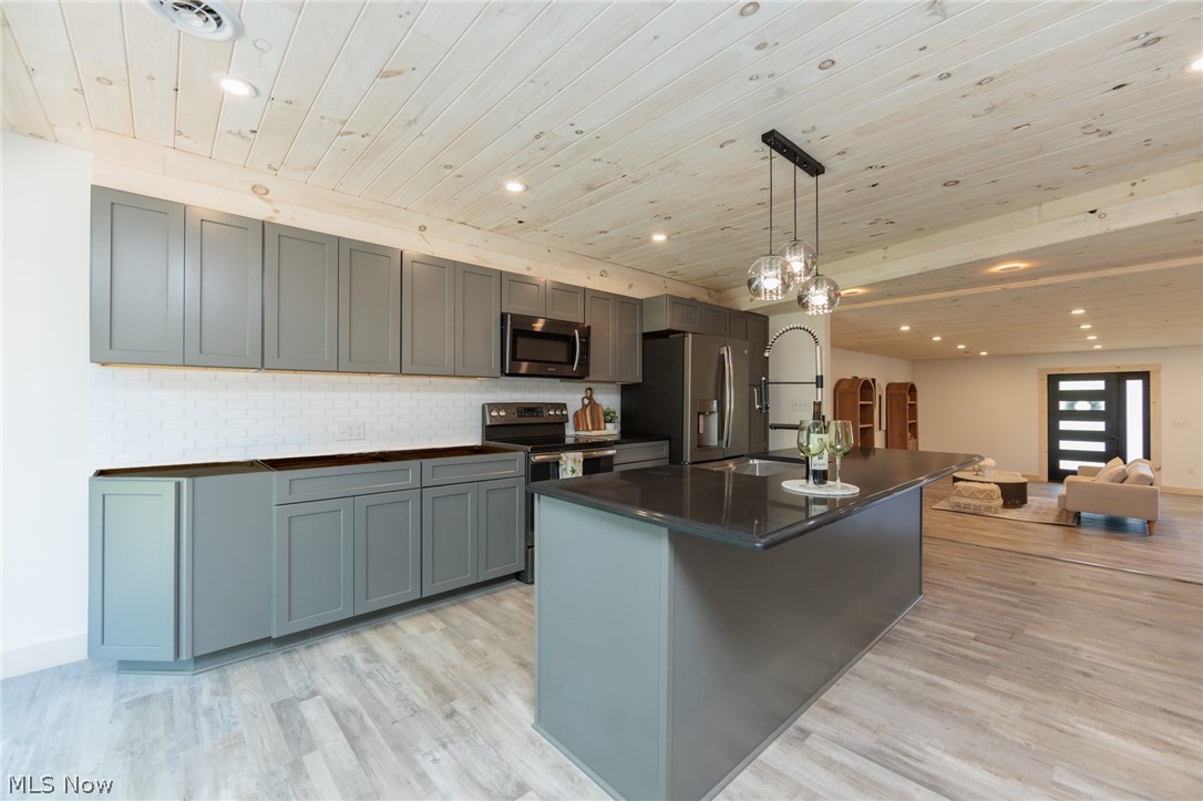 35032 East Road Grafton OH 44044