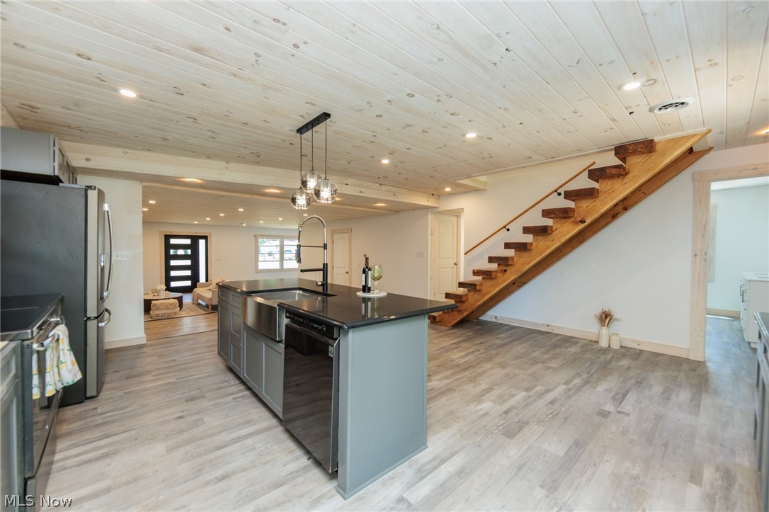 35032 East Road Grafton OH 44044