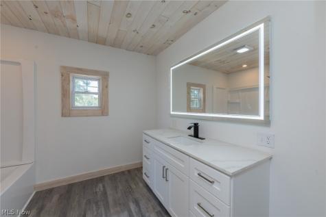 35032 East Road Grafton OH 44044
