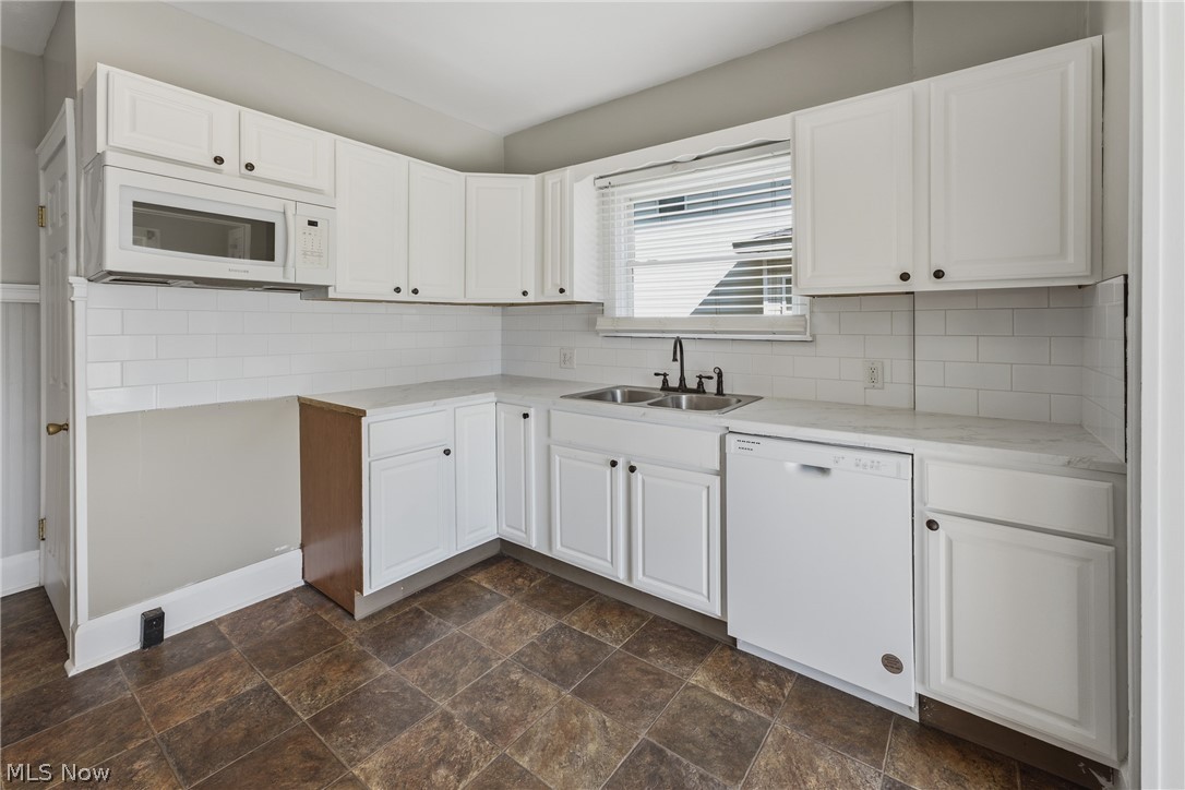 324 Tuscarawas Avenue NW Brewster OH 44613