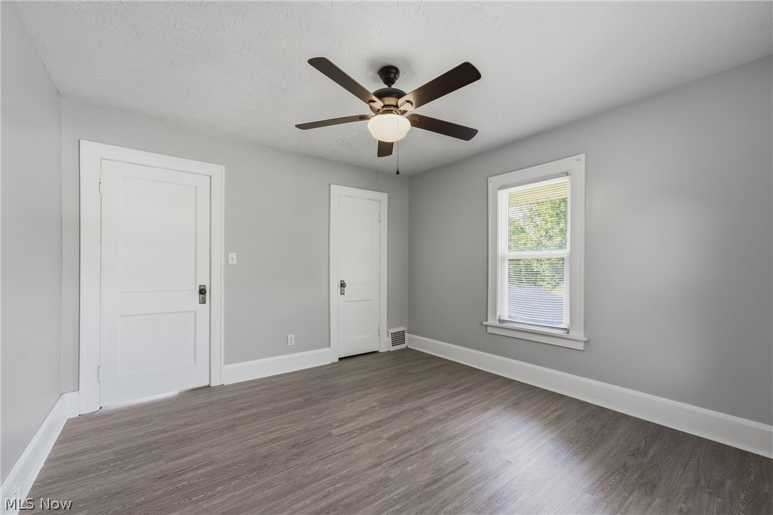 324 Tuscarawas Avenue NW Brewster OH 44613