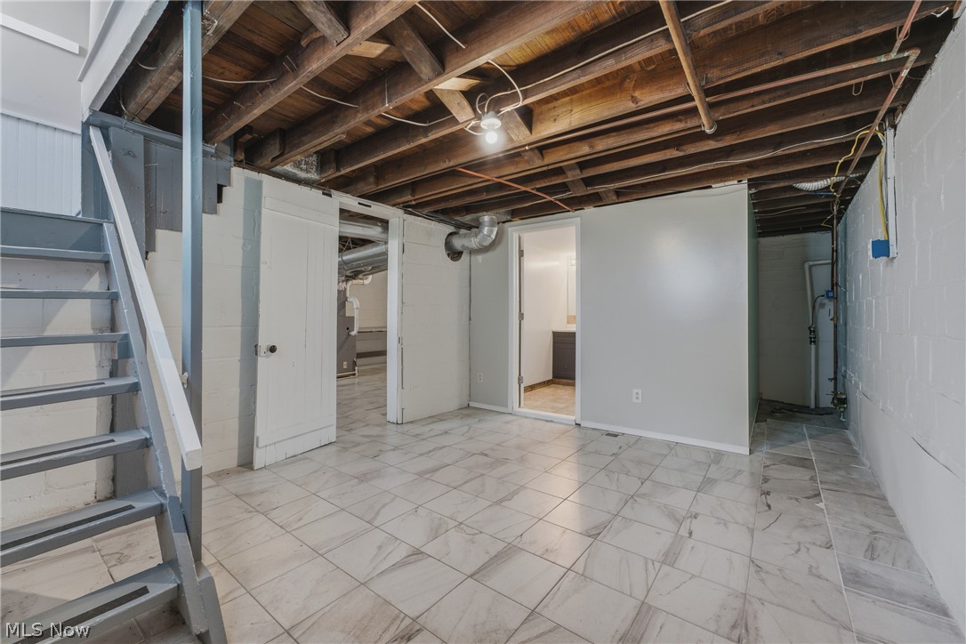 324 Tuscarawas Avenue NW Brewster OH 44613