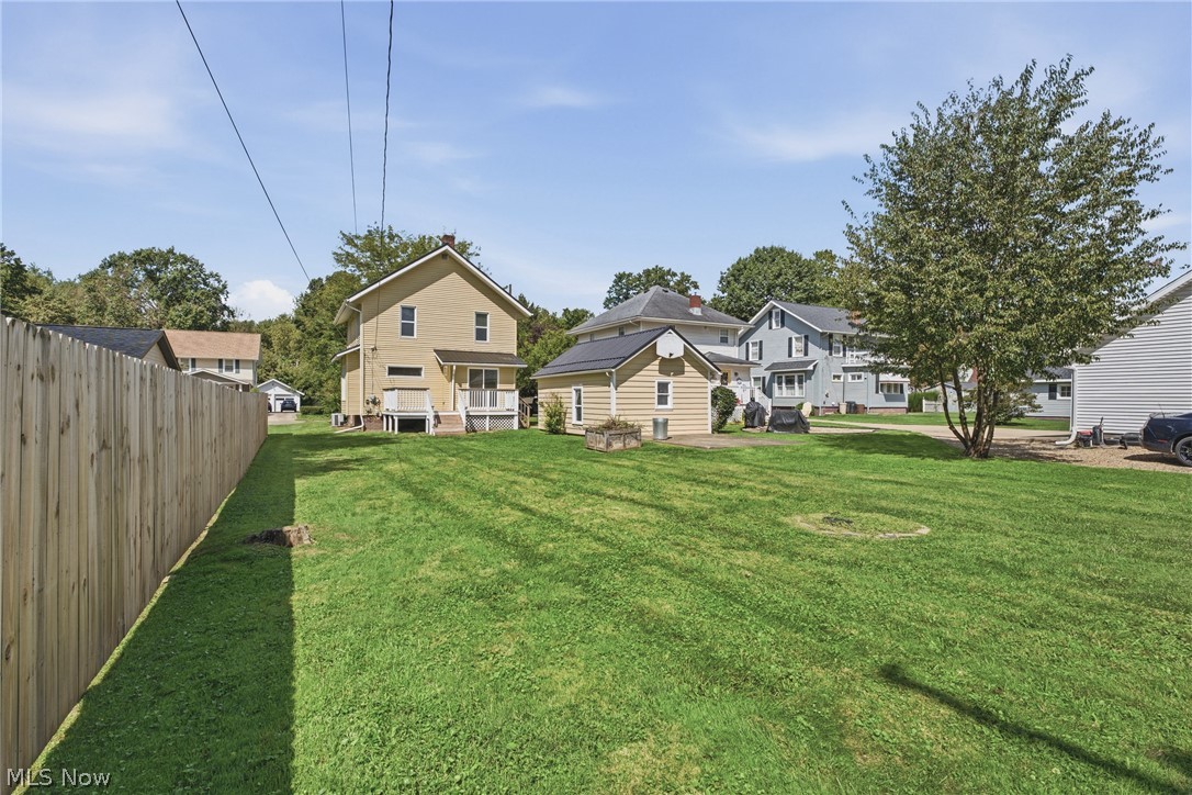 324 Tuscarawas Avenue NW Brewster OH 44613