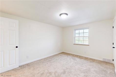 273 Lovers Lane Steubenville OH 43953