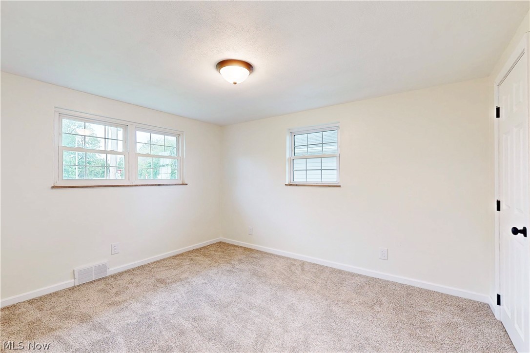 273 Lovers Lane Steubenville OH 43953