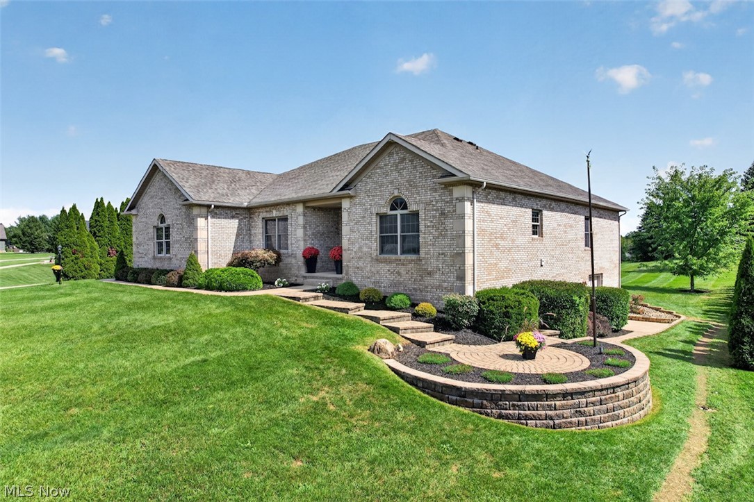 10890 Wolf Avenue NE Hartville OH 44632