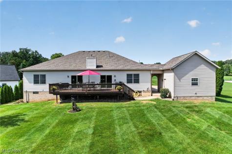10890 Wolf Avenue NE Hartville OH 44632