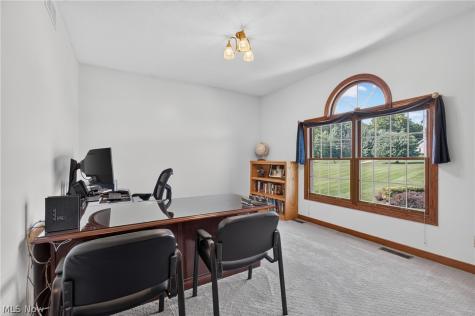 10890 Wolf Avenue NE Hartville OH 44632