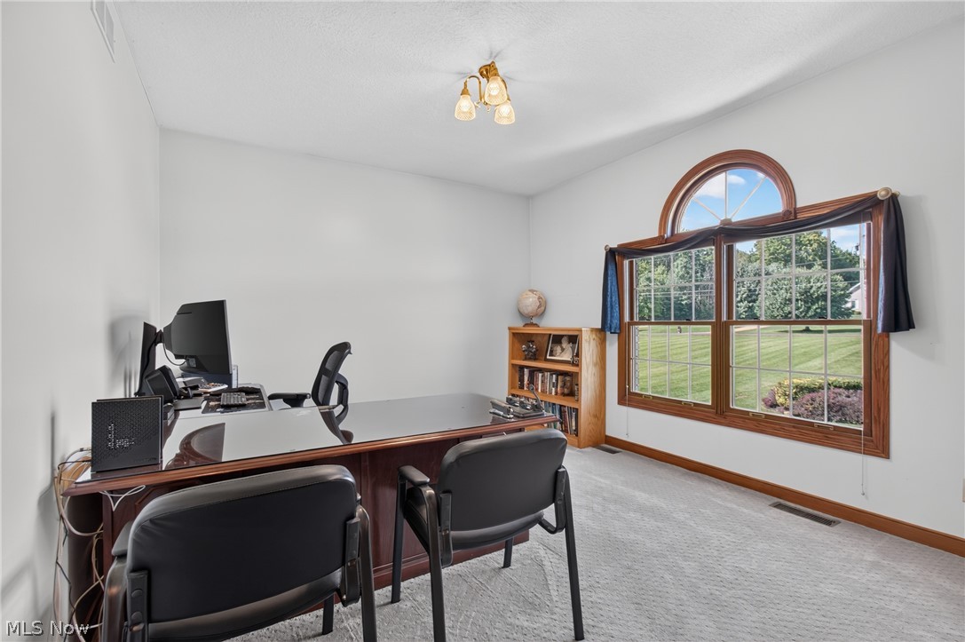 10890 Wolf Avenue NE Hartville OH 44632