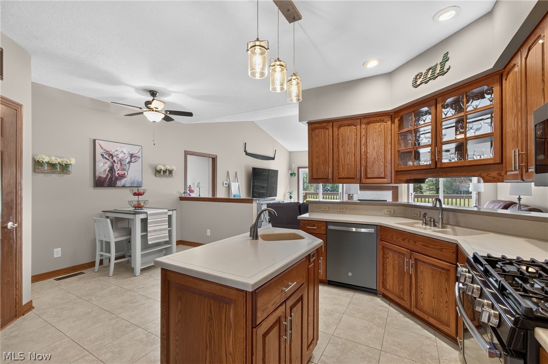 10890 Wolf Avenue NE Hartville OH 44632