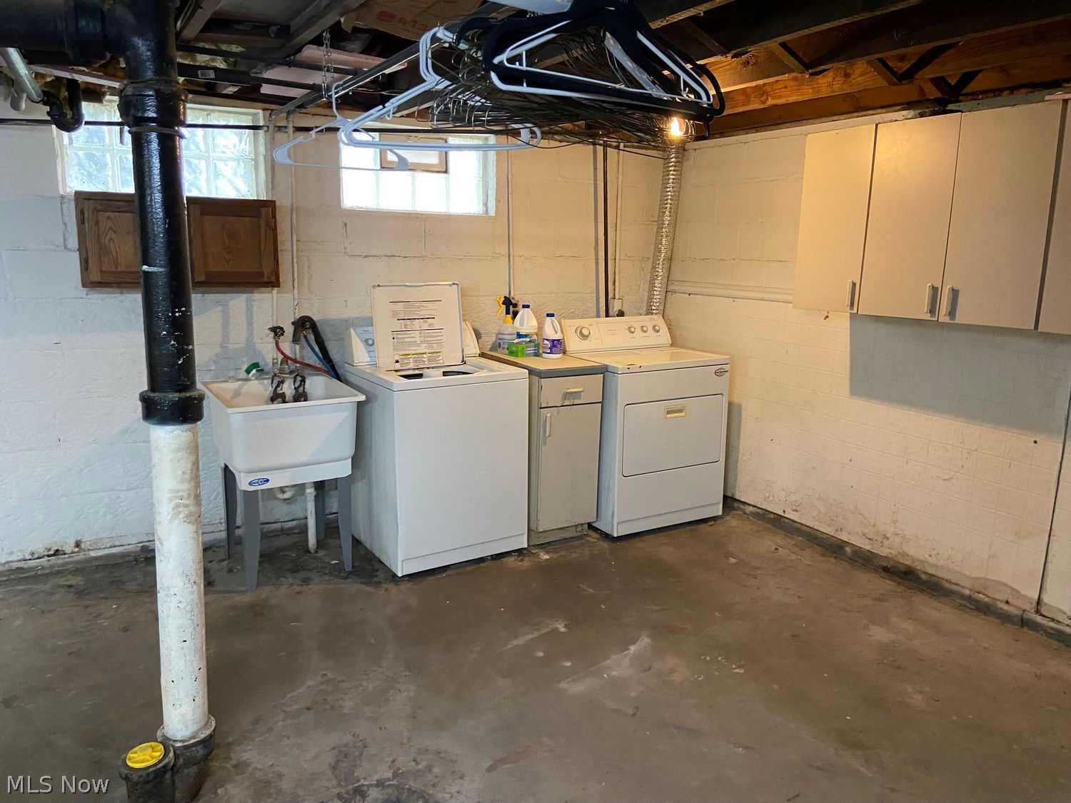 1319 Niagara Avenue Akron OH 44305