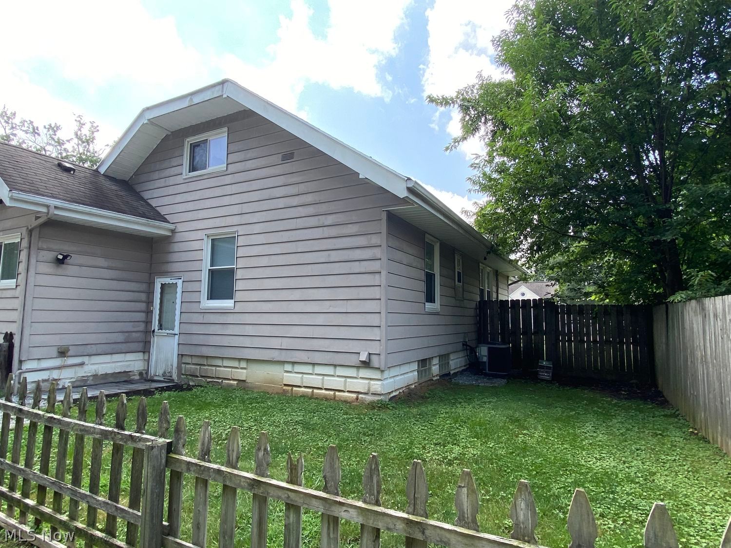 1319 Niagara Avenue Akron OH 44305