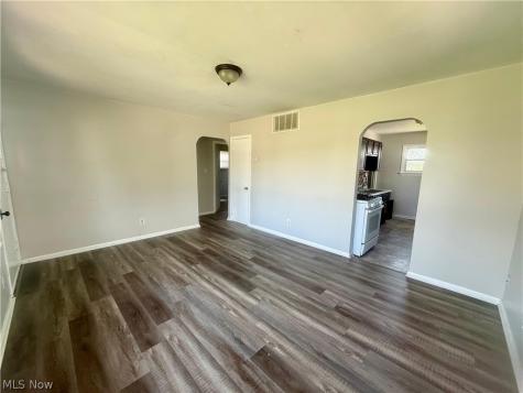 4816 E 173rd Street Cleveland OH 44128