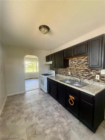 4816 E 173rd Street Cleveland OH 44128